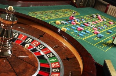 bos angka Texas Poker live-dealer table interface with community cards and betting controls